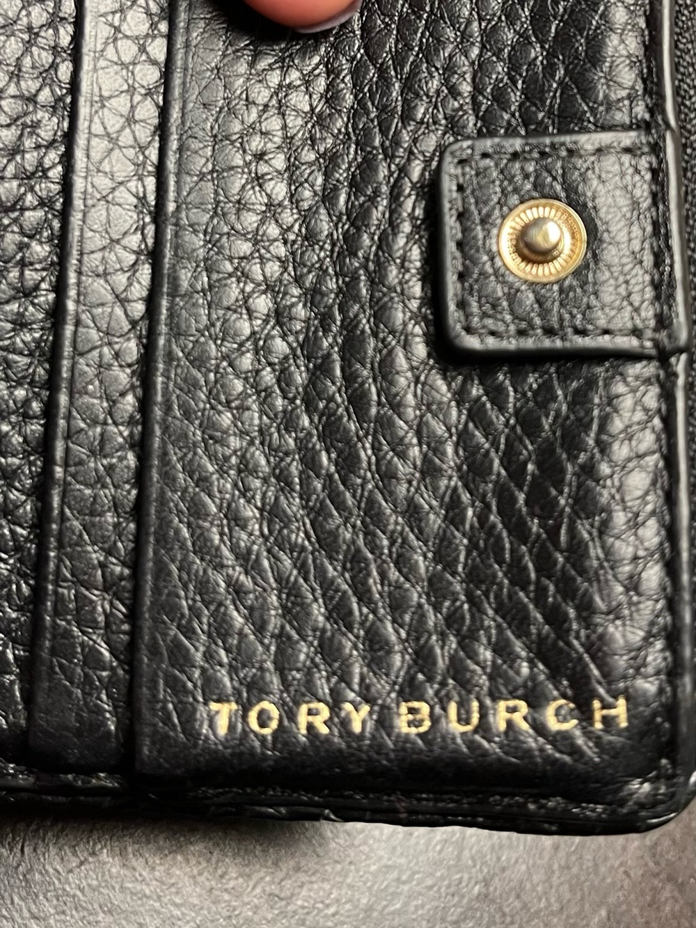 Tory Burch Taylor Mini Black Pebbled Leather Zip Wallet EUC - Picture 10 of 13